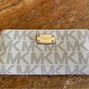 Michael Kors Jet Set Wristlet Monogram Wallet